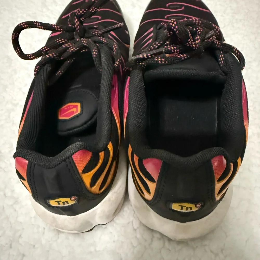 Nike women9s sneakers